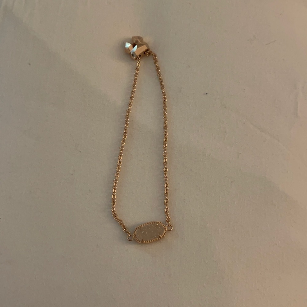 LIKE NEW KENDRA SCOTT BRACELET
